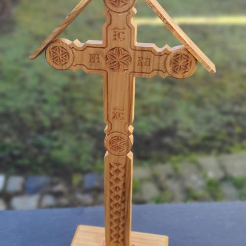 Troita din lemn de cires, inaltime 40 cm